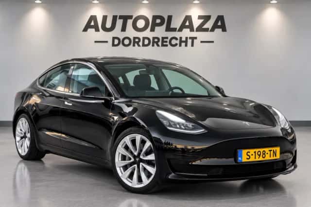 Tesla Model 3 (2023) thumbnail 4