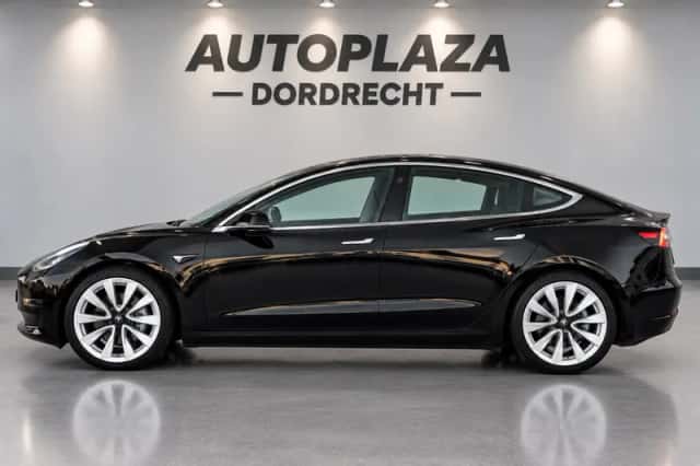 Tesla Model 3 (2023) thumbnail 5