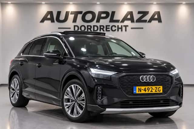 Audi Q4 e-tron (2021) thumbnail 3