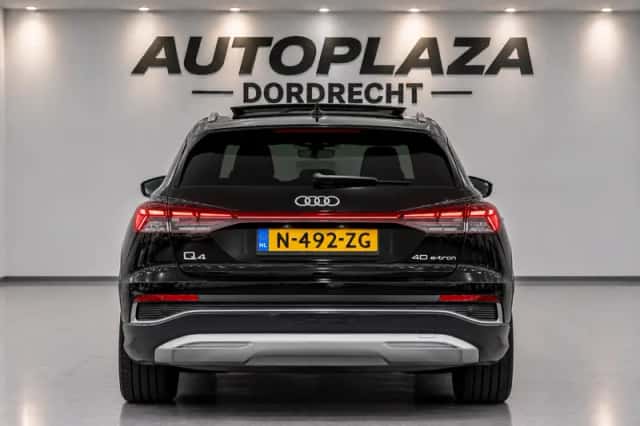 Audi Q4 e-tron (2021) thumbnail 5