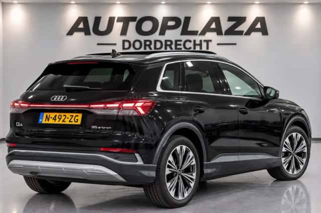 Audi Q4 e-tron (2021) thumbnail 6