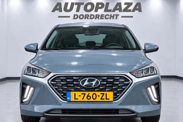 Hyundai Ioniq (2021) thumbnail 2