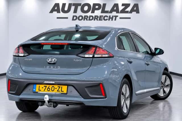 Hyundai Ioniq (2021) thumbnail 3