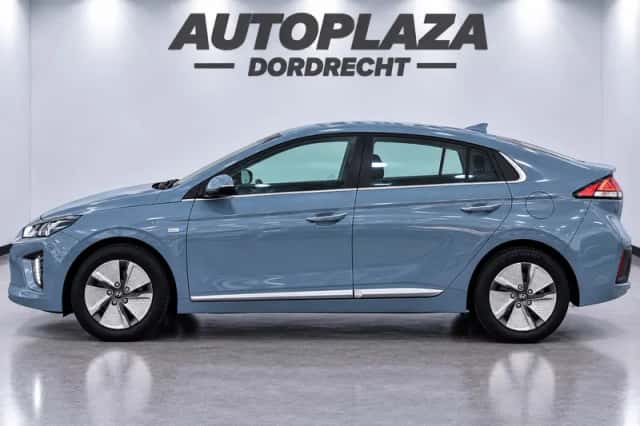 Hyundai Ioniq (2021) thumbnail 5