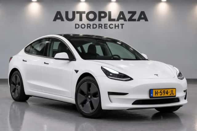 Tesla Model 3 (2020) thumbnail 3