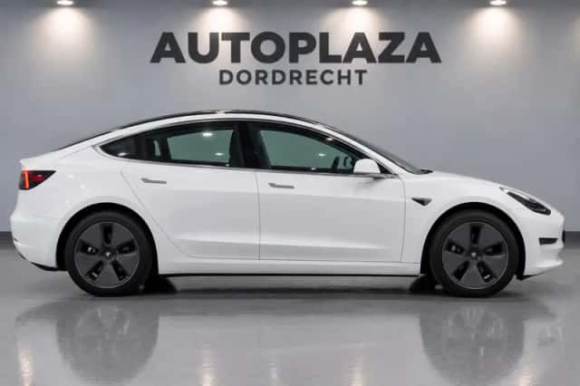 Tesla Model 3 (2020) thumbnail 4