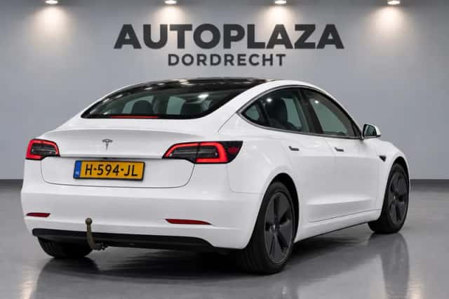 Tesla Model 3 (2020) thumbnail 6