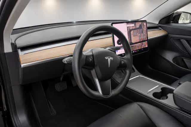 Tesla Model 3 (2021) thumbnail 5