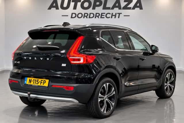 Volvo XC40 (2021) thumbnail 2