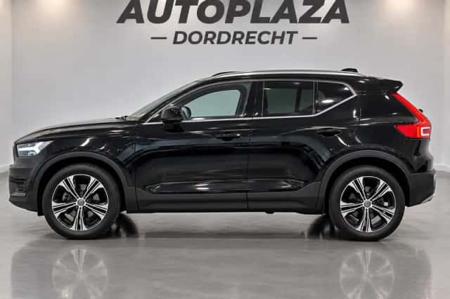 Volvo XC40 (2021) thumbnail 3