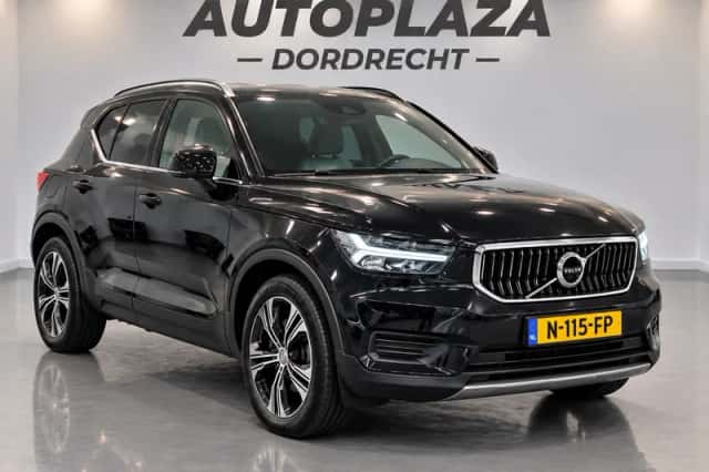 Volvo XC40 (2021) thumbnail 4
