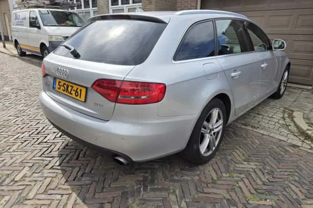 Audi A4 (2008) thumbnail 4