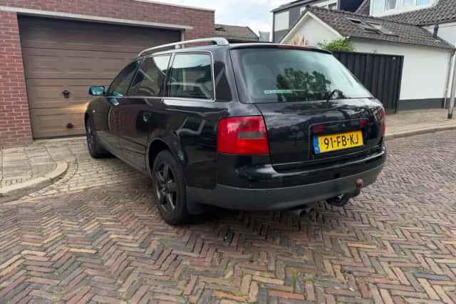 Audi A6 (2000) thumbnail 5