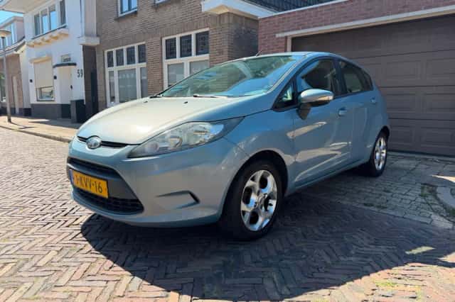 Ford Fiesta (2010) thumbnail 1