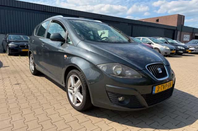 SEAT Altea XL (2010) thumbnail 2