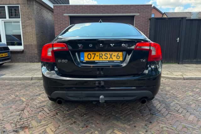 Volvo S60 (2011) thumbnail 5