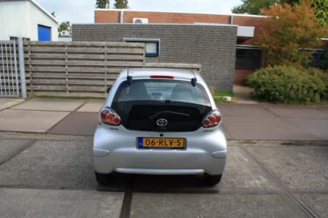 Toyota Aygo (2011) thumbnail 6