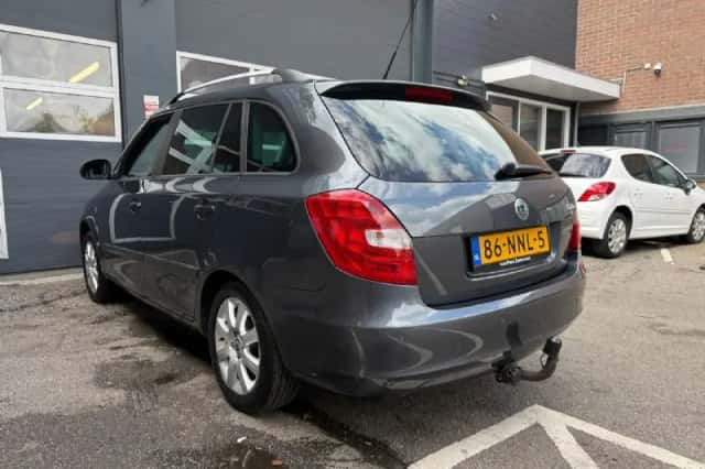 Škoda Fabia (2010) thumbnail 6
