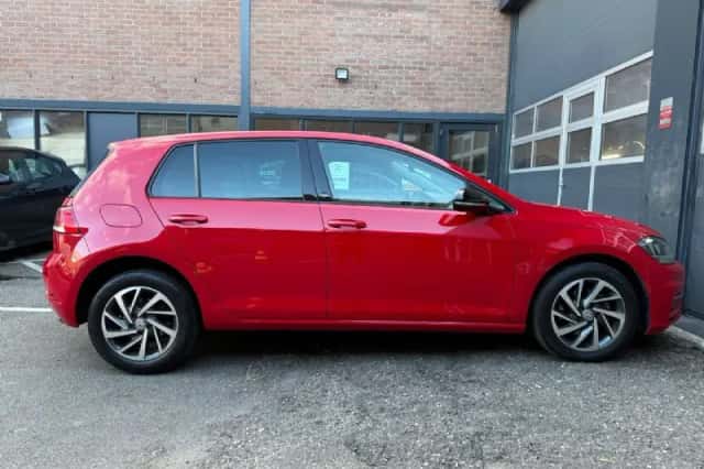 Volkswagen Golf (2018) thumbnail 4