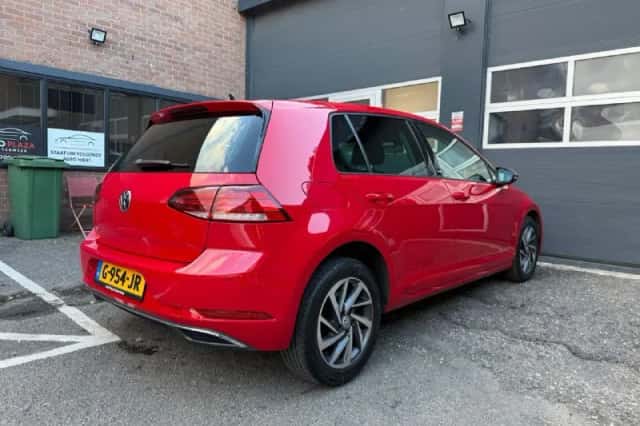 Volkswagen Golf (2018) thumbnail 5