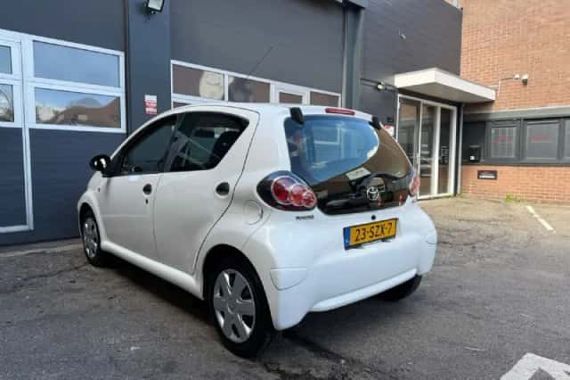 Toyota Aygo (2012) thumbnail 6