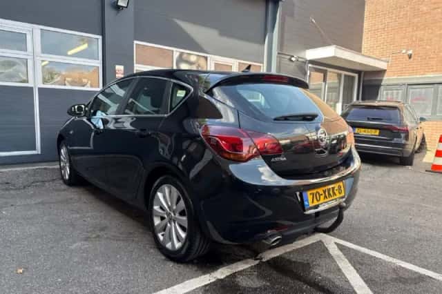 Opel Astra (2012) thumbnail 6