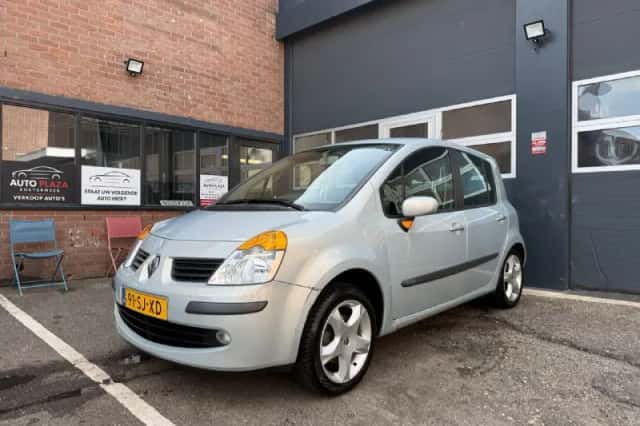 Renault Modus (2006) thumbnail 1