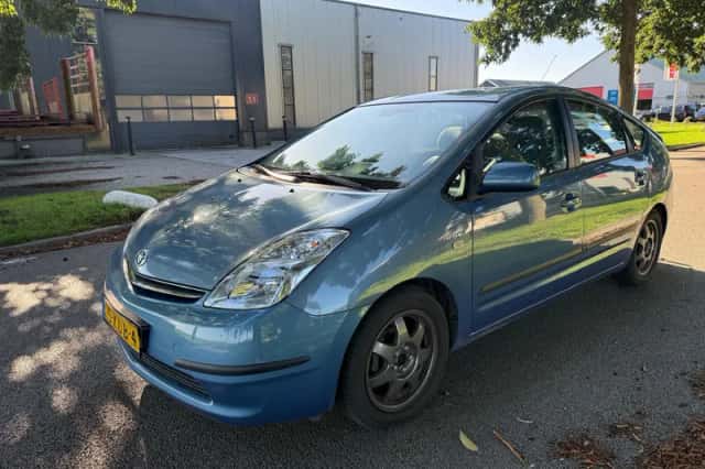 Toyota Prius (2009) thumbnail 3