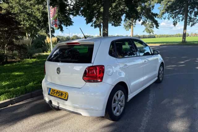 Volkswagen Polo (2011) thumbnail 4