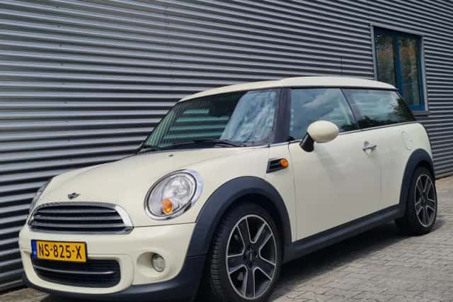 MINI Clubman (2012) thumbnail 1