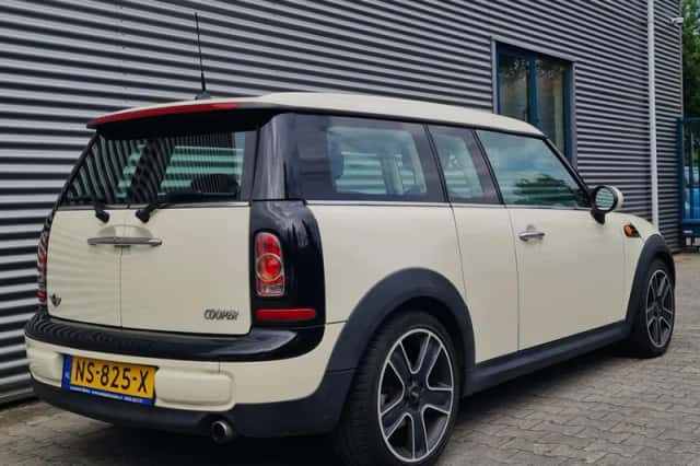 MINI Clubman (2012) thumbnail 5