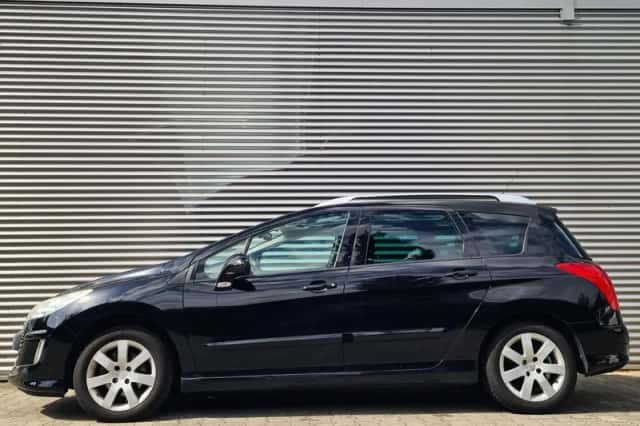 Peugeot 308 (2011) thumbnail 2