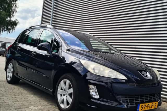 Peugeot 308 (2011) thumbnail 4