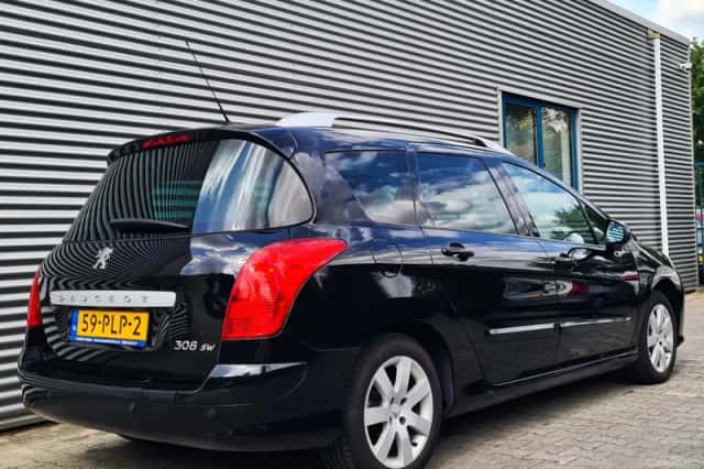 Peugeot 308 (2011) thumbnail 5