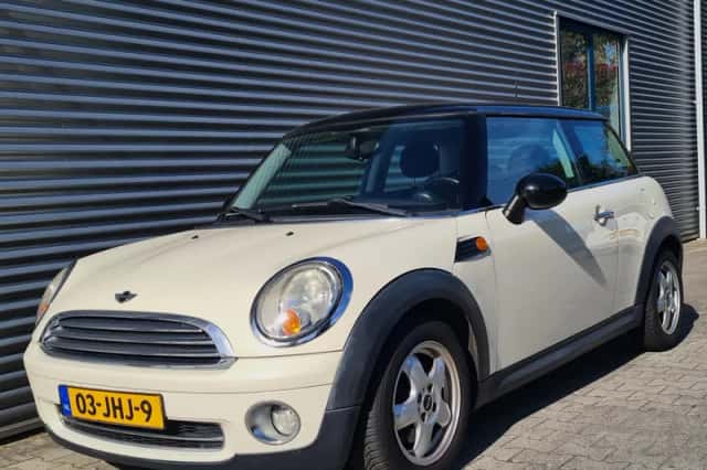 MINI Cooper (2009) thumbnail 1