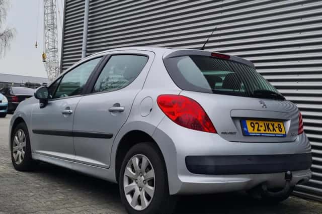 Peugeot 207 (2009) thumbnail 3