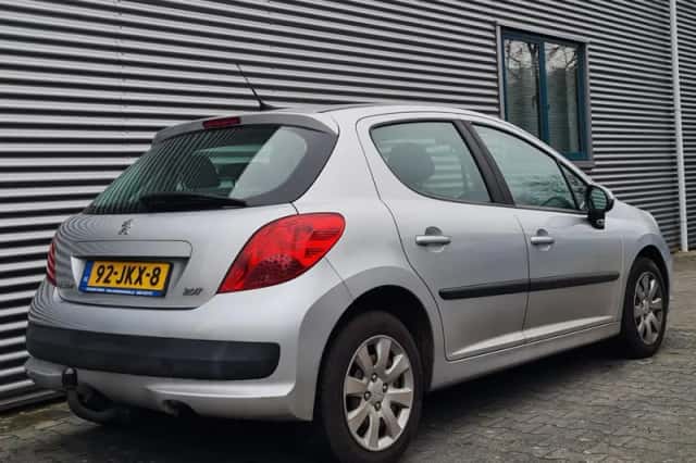 Peugeot 207 (2009) thumbnail 5