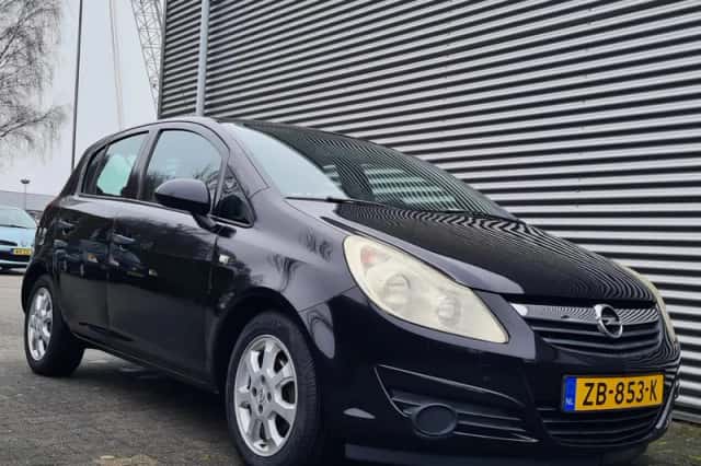 Opel Corsa (2008) thumbnail 4