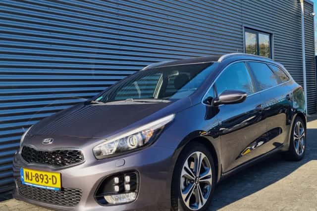 Kia Ceed (2017) thumbnail 1