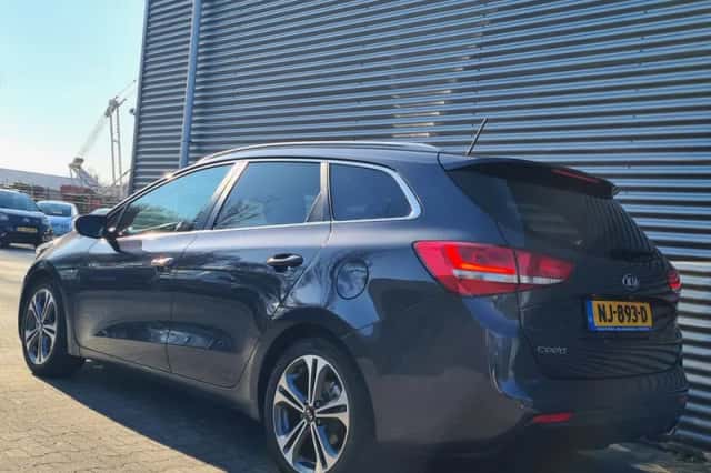 Kia Ceed (2017) thumbnail 3