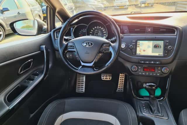 Kia Ceed (2017) thumbnail 6
