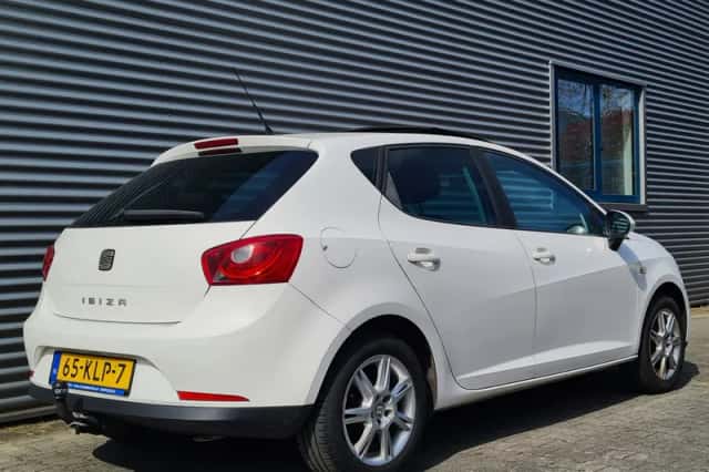 SEAT Ibiza (2010) thumbnail 5