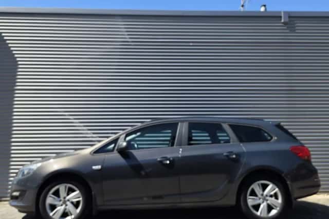 Opel Astra (2013) thumbnail 2