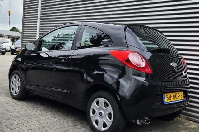 Ford Ka (2010) thumbnail 3