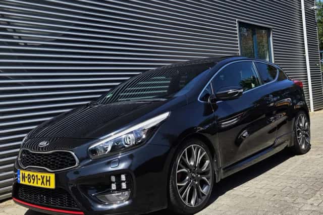 Kia ProCeed (2015) thumbnail 1
