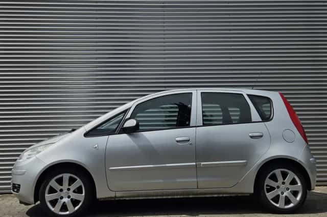 Mitsubishi Colt (2005) thumbnail 2