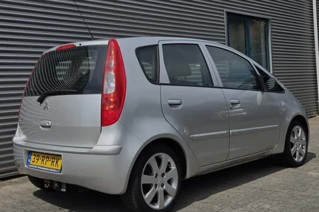Mitsubishi Colt (2005) thumbnail 5