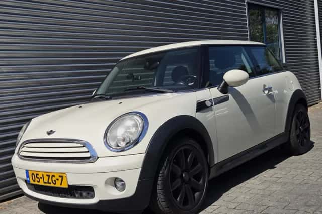 MINI One (2010) thumbnail 1