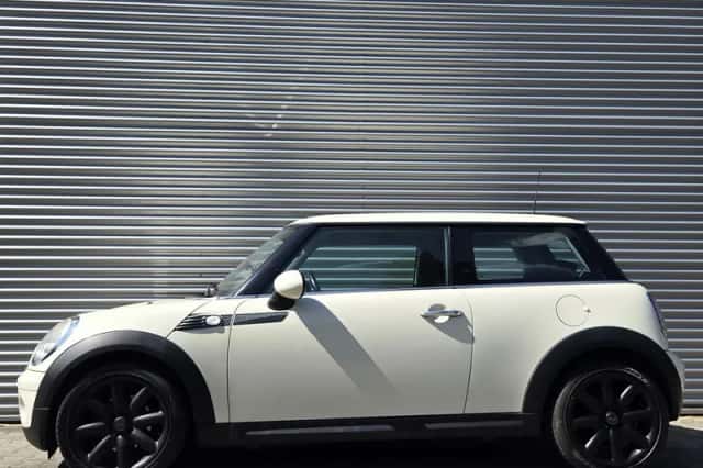MINI One (2010) thumbnail 2
