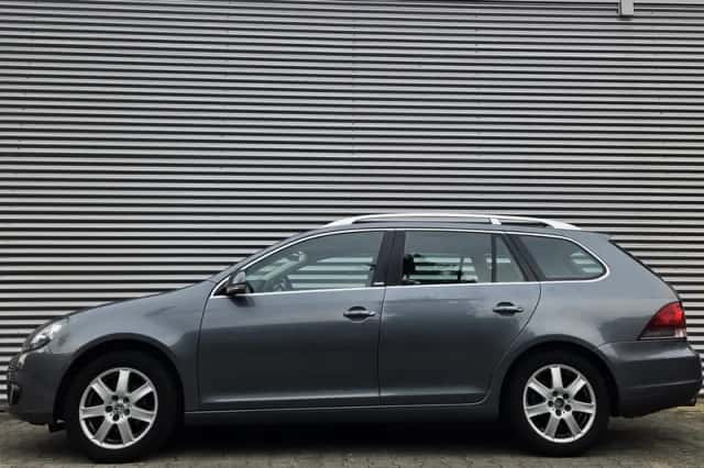Volkswagen Golf (2011) thumbnail 2